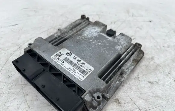 Volkswagen PASSAT B6 Engine control unit/module 03L907309