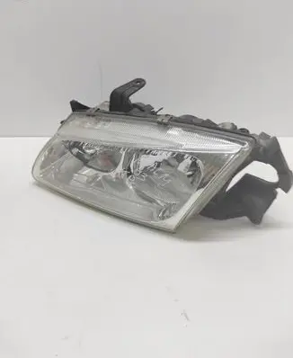 Nissan Almera N16 Headlight/headlamp 89003331