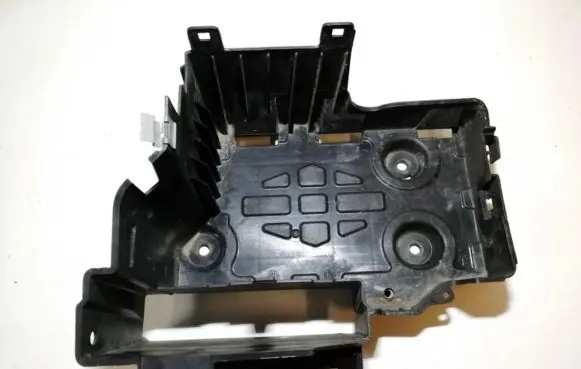 Renault Megane II Battery box tray 8200183327
