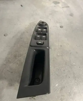 Hyundai Getz Electric window control switch 935701C110