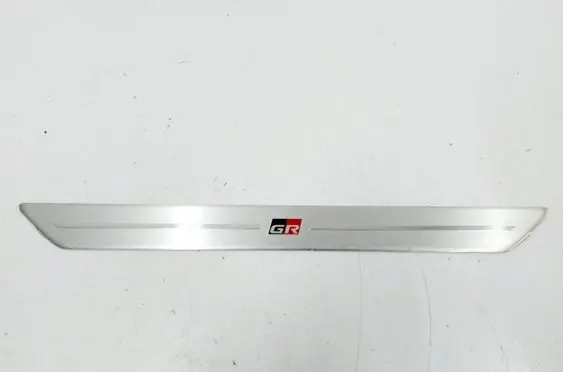 Toyota C-HR I Front sill trim cover 67913-YY470
