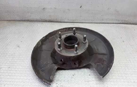 Rear wheel hub