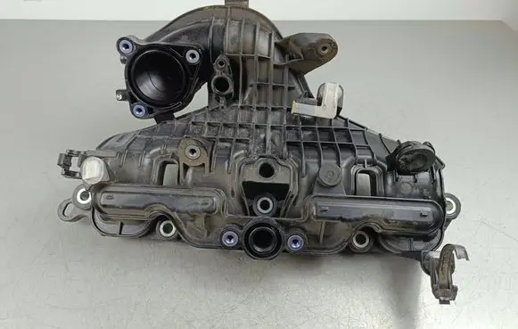 Toyota Yaris Intake manifold PA6GF30 1712021060
