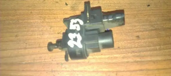 Ford Mondeo MK II Brake pedal sensor switch nenustayta