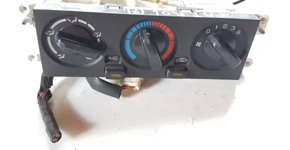 Nissan Patrol Y61 Climate control unit C4809