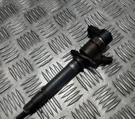 Fuel injector