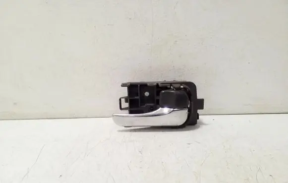 Nissan X-Trail T30 Front door interior handle