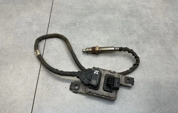 Volkswagen PASSAT B8 Lambda probe sensor 04L907805