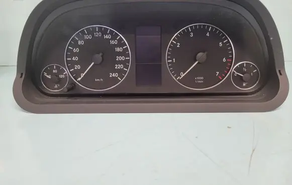 Mercedes-Benz A W169 Speedometer (instrument cluster)