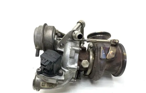 BMW 5 F10 F11 Turbo 757698508 82171902