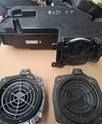 Audi TT TTS Mk2 Sound amplifier holder/bracket 8J0035464