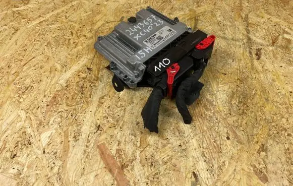 Volvo XC40 Engine control unit/module ECU 32360463