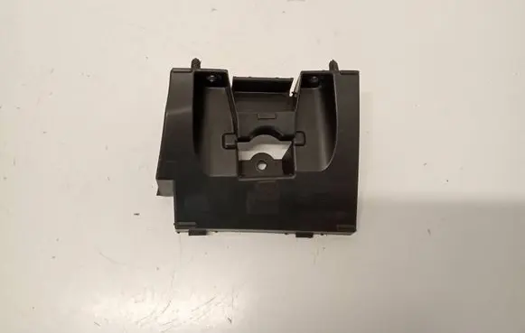 Volvo XC60 Fender mounting bracket 32216698 AEF31