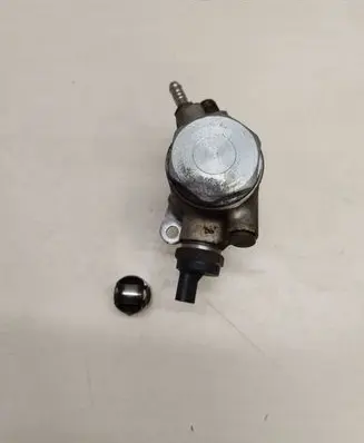 Audi Q7 4L Fuel injection high pressure pump 07L127026J