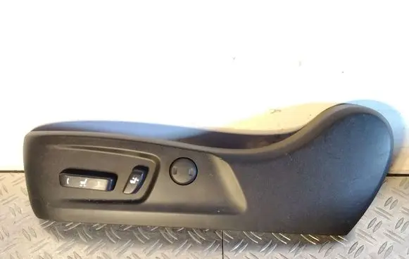 Lexus RX 450H Seat control switch 7181248200