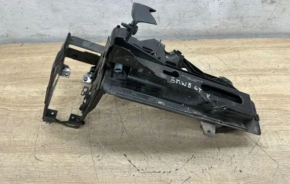 BMW 5 GT F07 Headlight/headlamp mounting bracket 7200777 11071510