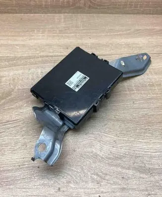 Toyota Avensis T270 Power management control unit 8969005050 1028500042