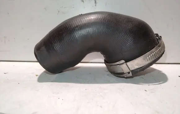 Volkswagen Touran I Air intake hose/pipe