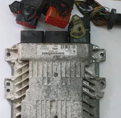 Ford Focus Engine control unit/module BV6112A650NK S180133036C J38AC