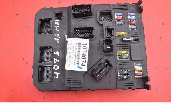 Peugeot 407 Fuse box set 9662463480