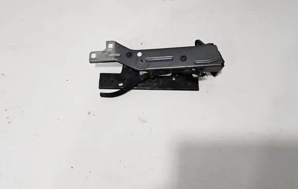 Alfa Romeo Giulia Fender mounting bracket 50532790