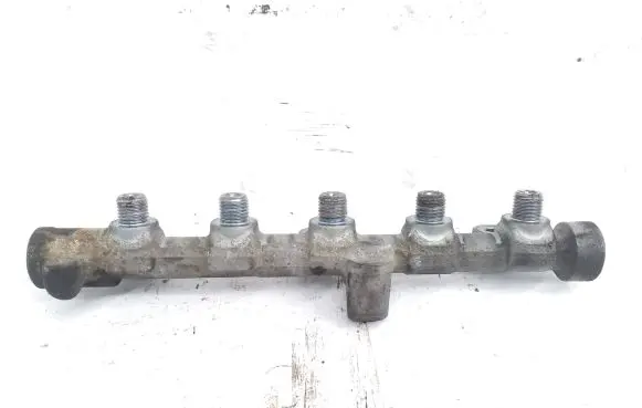 Opel Vivaro Fuel main line pipe H8200839258 0445214251