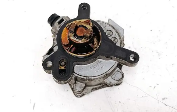 Volvo S60 Vacuum pump 31316688