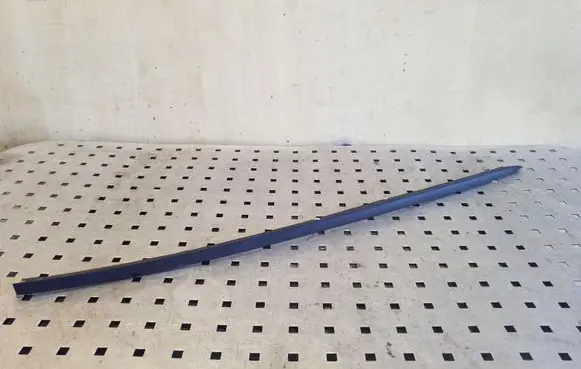 Volkswagen Tiguan Windshield trim 5N0854327