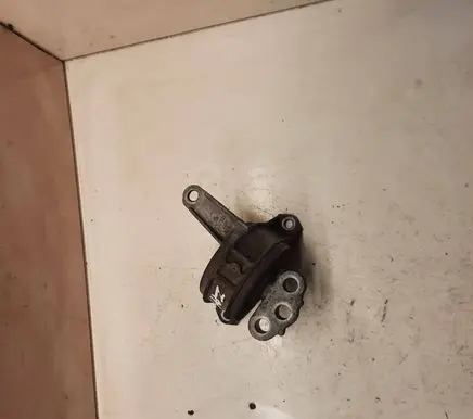 Opel Zafira B Engine mount bracket 90539244