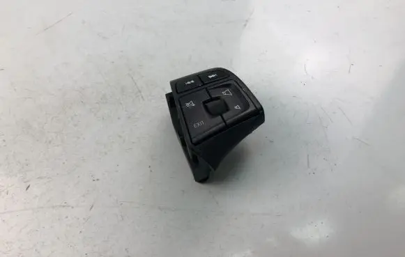Volvo S60 Steering wheel buttons/switches 31318644