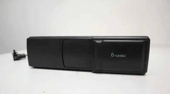Volkswagen Touareg I CD/DVD changer 1J6035111