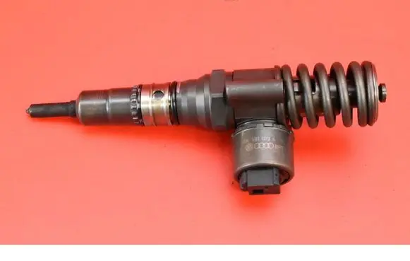 Volkswagen Golf Plus Fuel injector 03G130073G