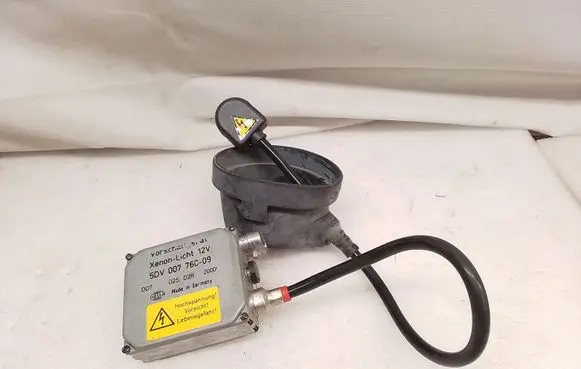 BMW 5 E39 Headlight ballast module Xenon 5DV00776009