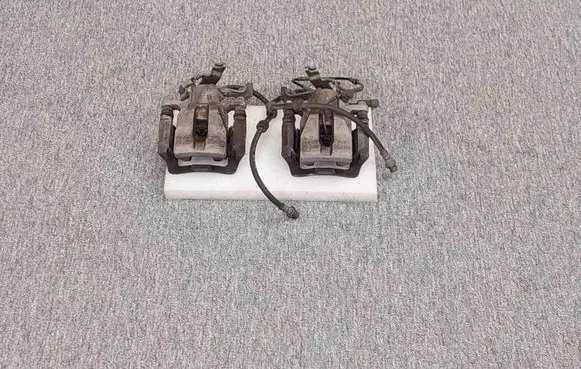 Mini One - Cooper F56 F55 Rear brake caliper 34216865927 34216860558 34216860557