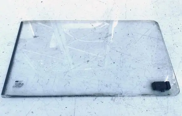 Renault Rapid Rear side window