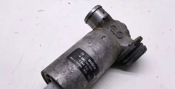 BMW 5 E39 Idle control valve (regulator) 1744713 0280140545