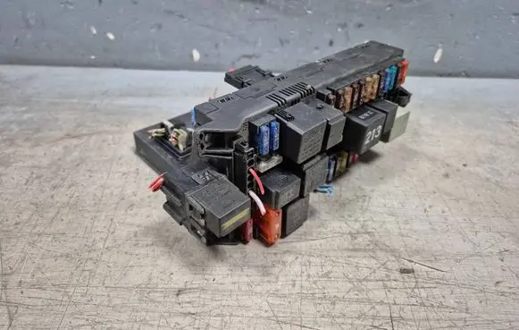 Mercedes-Benz E W211 SAM control unit 0025458701
