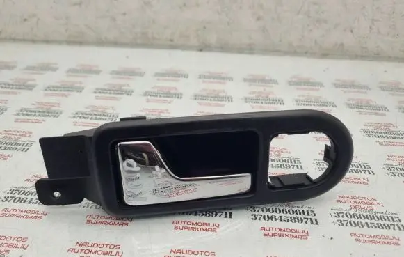 Volkswagen PASSAT B5.5 Front door interior handle 3B1837113