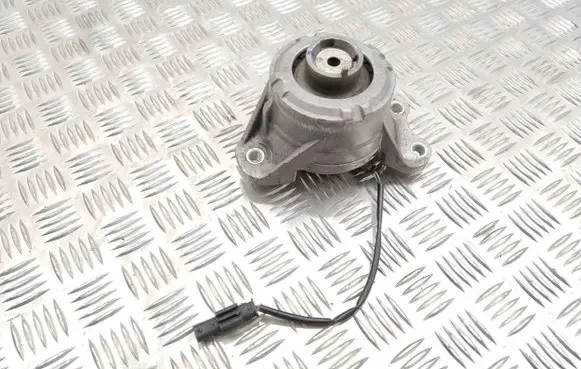 Mercedes-Benz GLC X253 C253 Engine mount bracket A2532401700