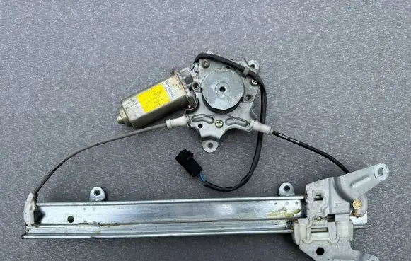 Nissan Terrano Rear door window regulator with motor 8273183G10