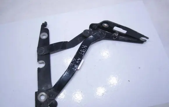 Audi A4 S4 B7 8E 8H Tailgate/trunk/boot hinge 8E5827302G