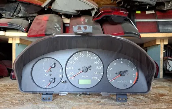 Mazda 323 F Speedometer (instrument cluster) BJ3MB BTBJ3M BTBJ3MB