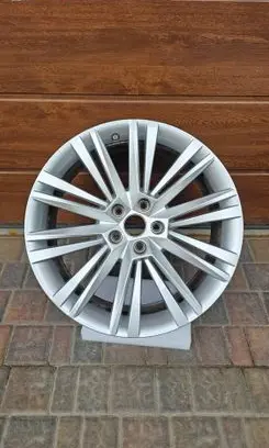 Skoda Superb B8 (3V) R19 alloy rim 3V0601025