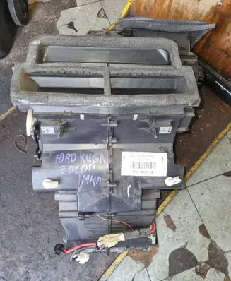 Ford Kuga I Interior heater climate box assembly housing 7M5119B555CB