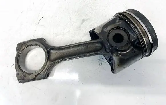 Peugeot 607 Piston with connecting rod
