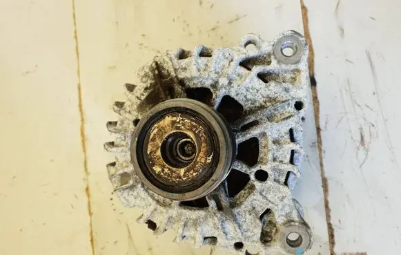 Volkswagen Tiguan Generator/alternator 04L903023L 2627025A 316000310