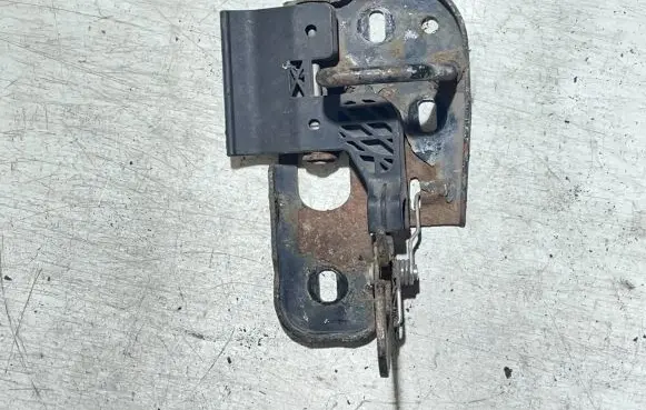 Volkswagen Caddy Engine bonnet/hood lock/latch loop/hook 1T0823480A