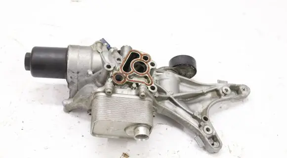 Seat Leon (5F) Oil filter cover 06L903143D
