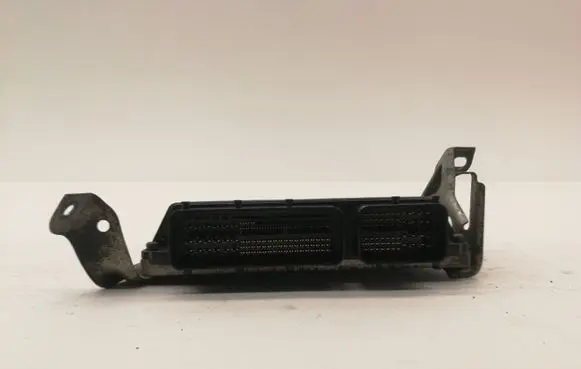 Toyota Avensis T270 Engine control unit/module 8966105D51