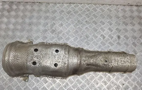 Toyota Avensis T270 Exhaust heat shield 5815305040